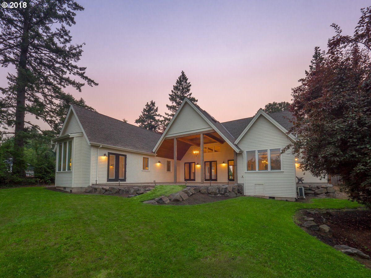 Luxury Homes For Sale In Oregon BEAUTIFUL CUSTOM HOME IN HIGHLY DESIRABLE FOREST HIGHLANDS | Oregon