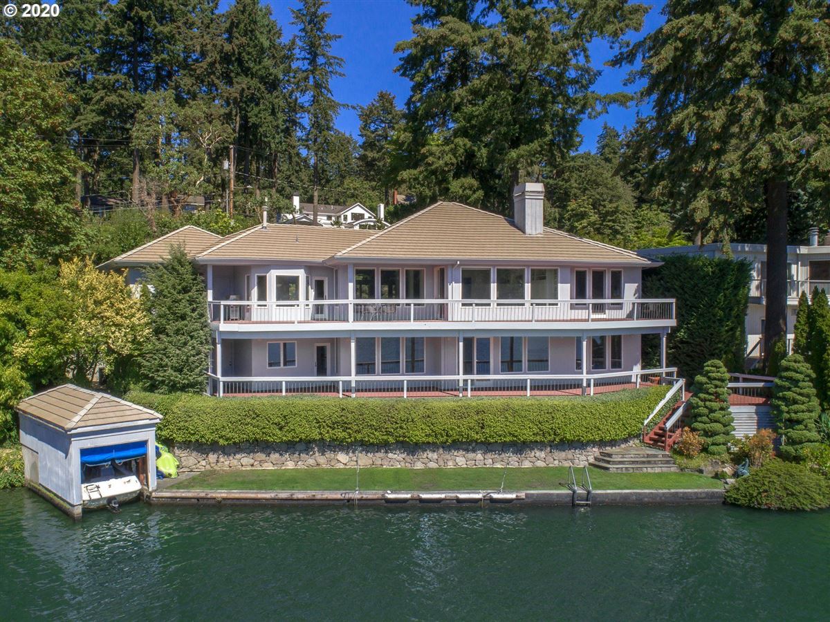 THE BEST OF WATERFRONT LIFE ON OSWEGO LAKE Oregon Luxury Homes Mansions For Sale Luxury