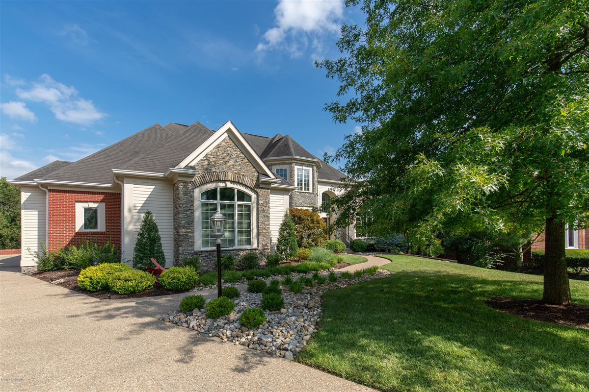 SPECTACULAR UPDATED HOME IN A FABULOUS LOCATION Kentucky Luxury Homes Mansions For Sale