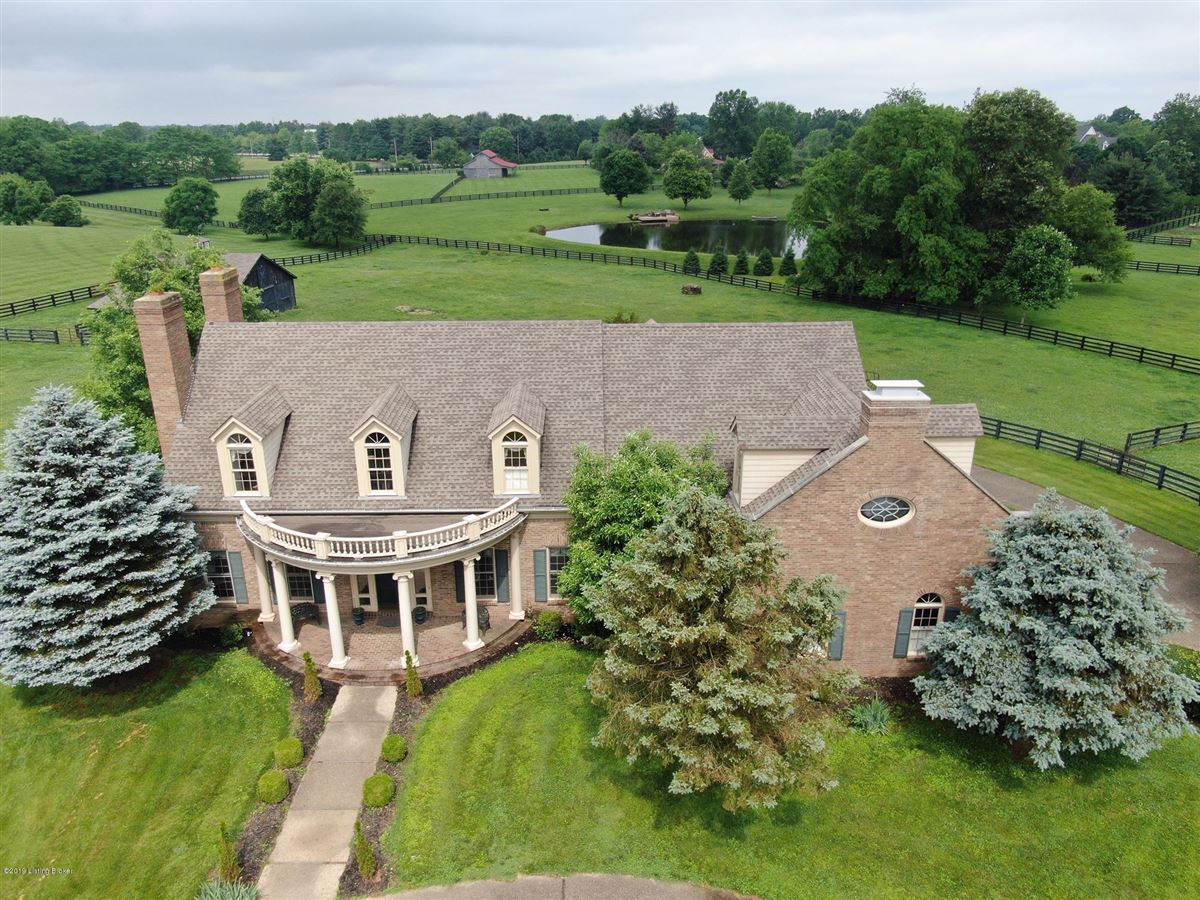 RARE FIVEPLUS ACRE ESTATE AND HORSE FARM Kentucky Luxury Homes Mansions For Sale Luxury