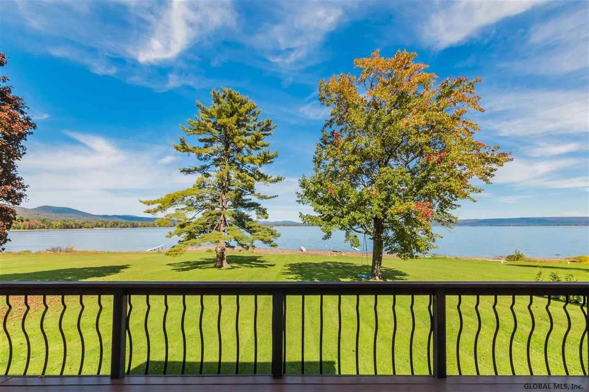 Luxury properties 壮观的高档海滨住宅