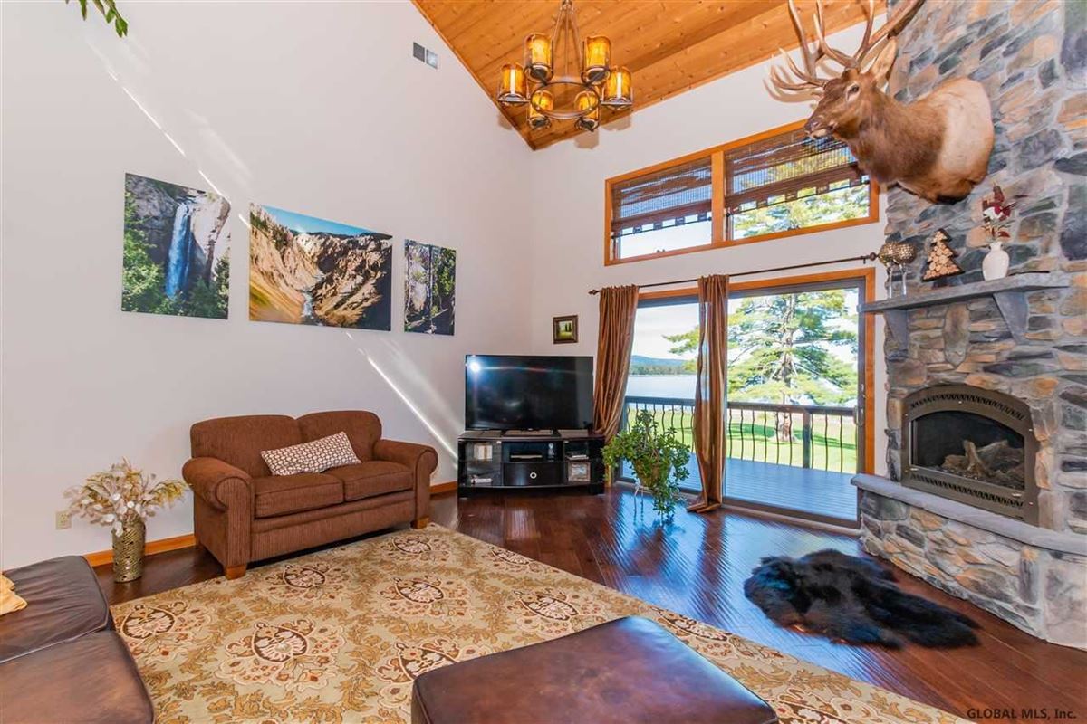 Luxury homes in 壮观的高档海滨住宅