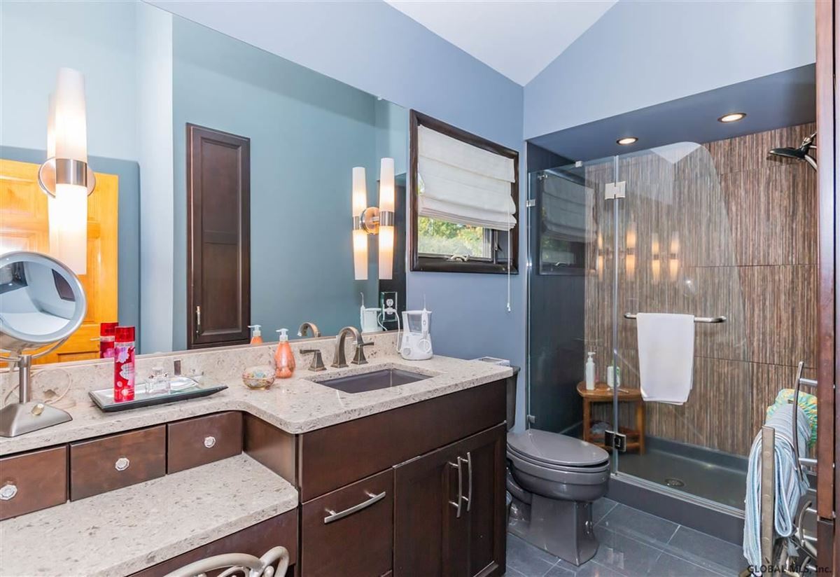 Luxury properties 壮观的高档海滨住宅