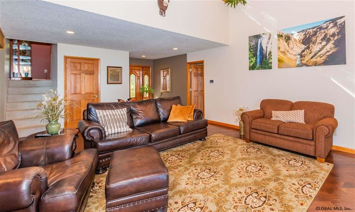 Luxury real estate 壮观的高档海滨住宅