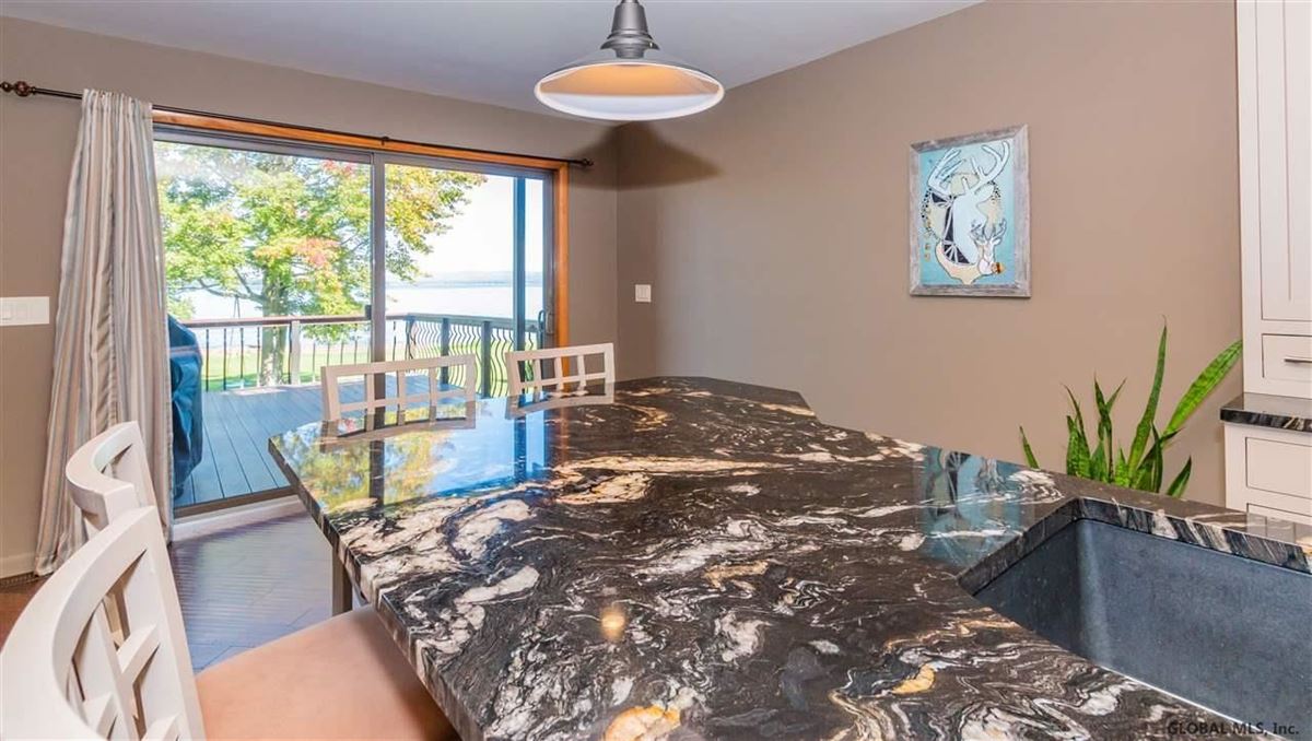 Luxury homes 壮观的高档海滨住宅