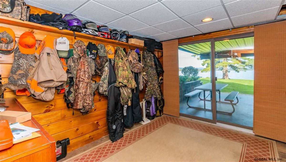 Luxury properties 壮观的高档海滨住宅