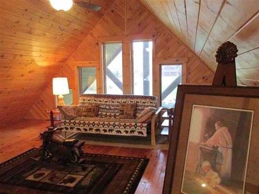Stately And Spcaious Lakefront Log Cabin New York Luxury Homes