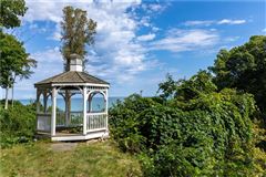 Mansions in 湖滨大宅