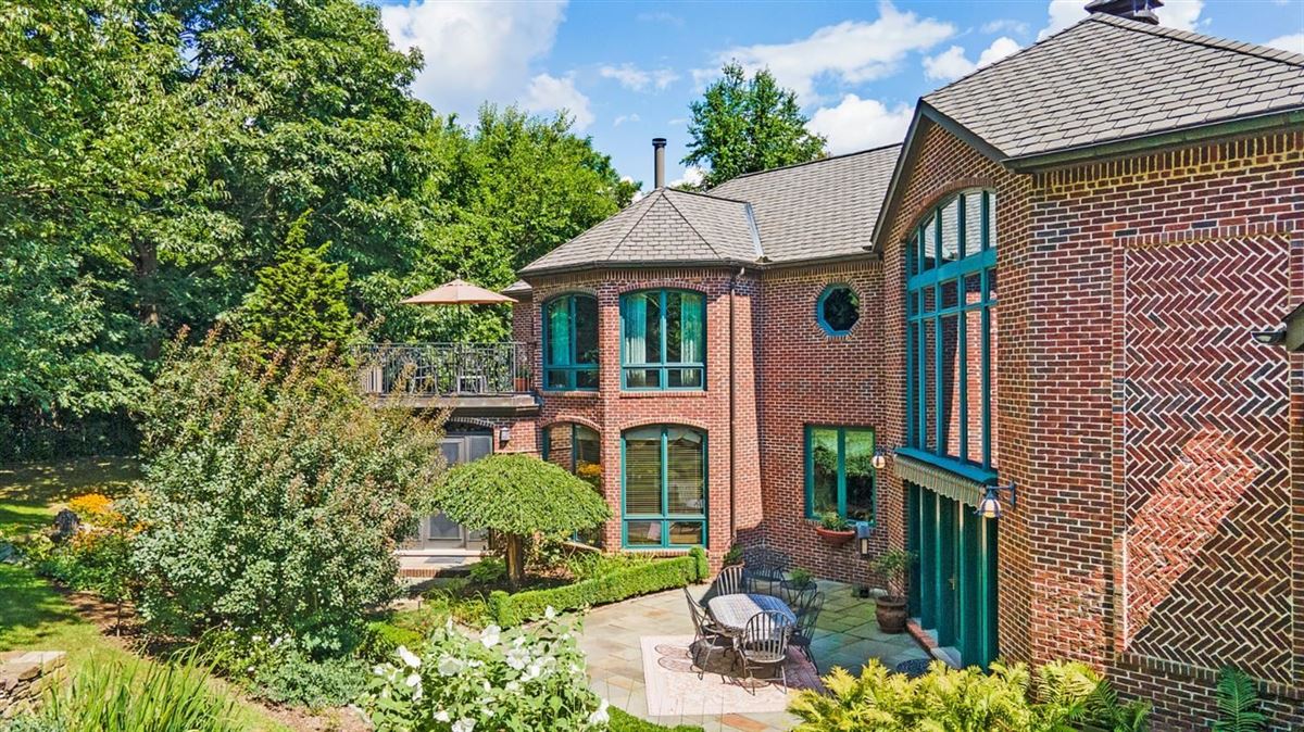 MAGNIFICENT HOME IN BARTON HILLS Michigan Luxury Homes Mansions For