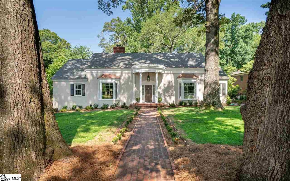 RARE OPPORTUNITY IN PRESTIGIOUS NEIGHBORHOOD South Carolina Luxury