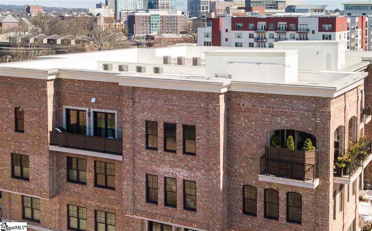RARE TWOLEVEL CORNER CONDO IN DOWNTOWN GREENVILLE South Carolina