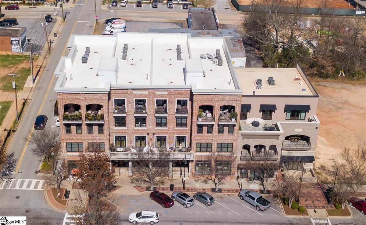 RARE TWOLEVEL CORNER CONDO IN DOWNTOWN GREENVILLE South Carolina