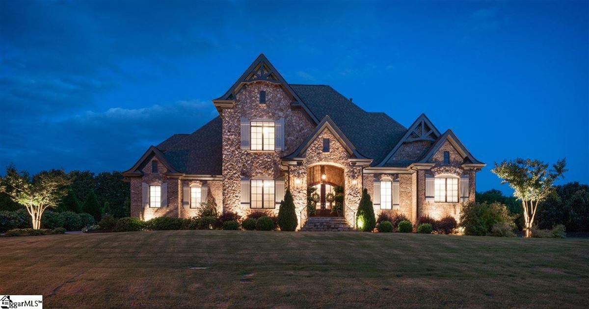 CUSTOM HOME IN PRESTIGIOUS GATED COMMUNITY South Carolina Luxury