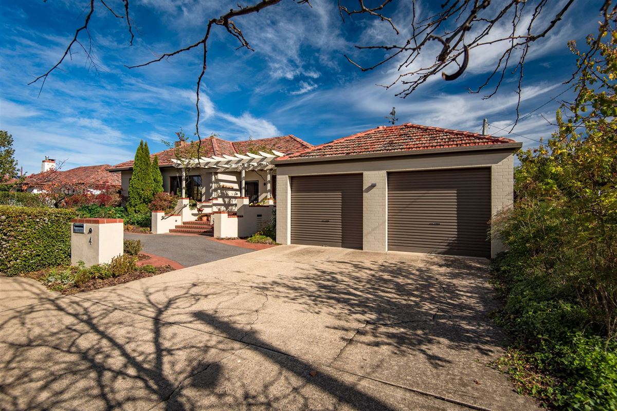 OLD CANBERRA CHARMER AT GREAT VALUE Australia Luxury Homes Mansions