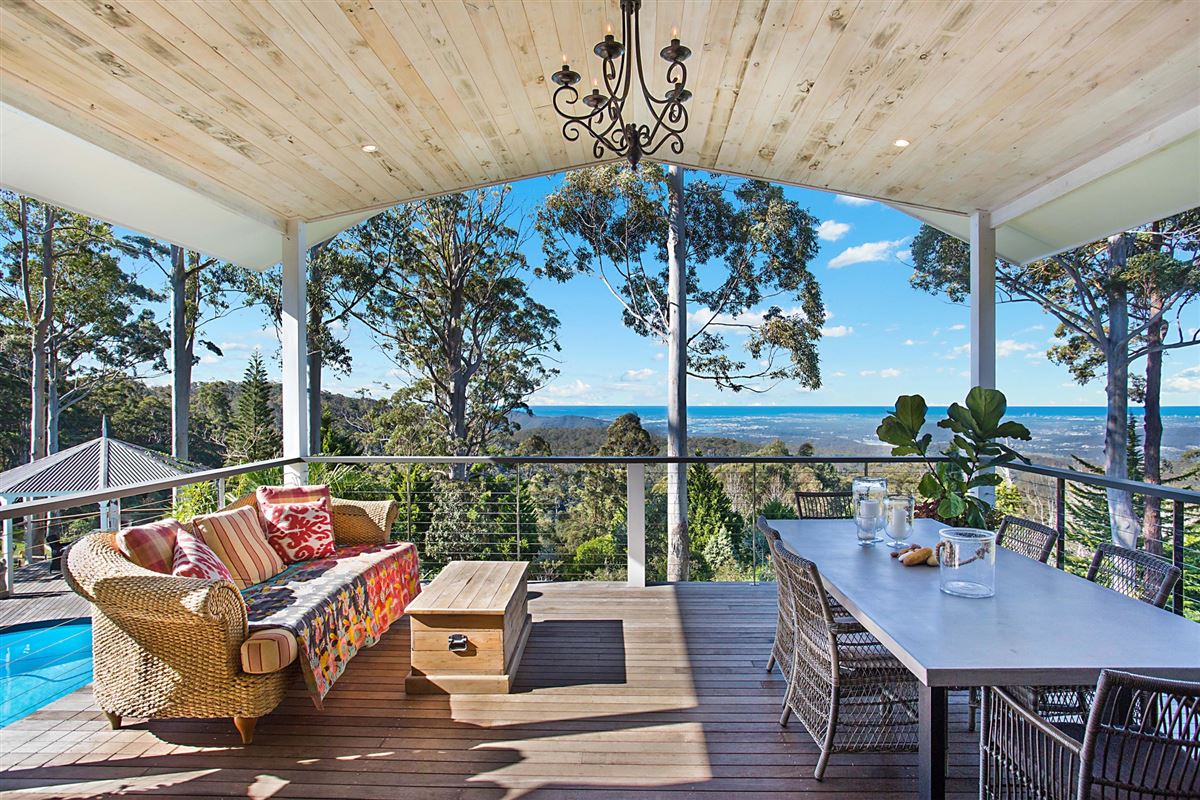 IMPRESSIVE PROPERTY IN PRESTIGIOUS TAMBORINE MOUNTAIN Australia