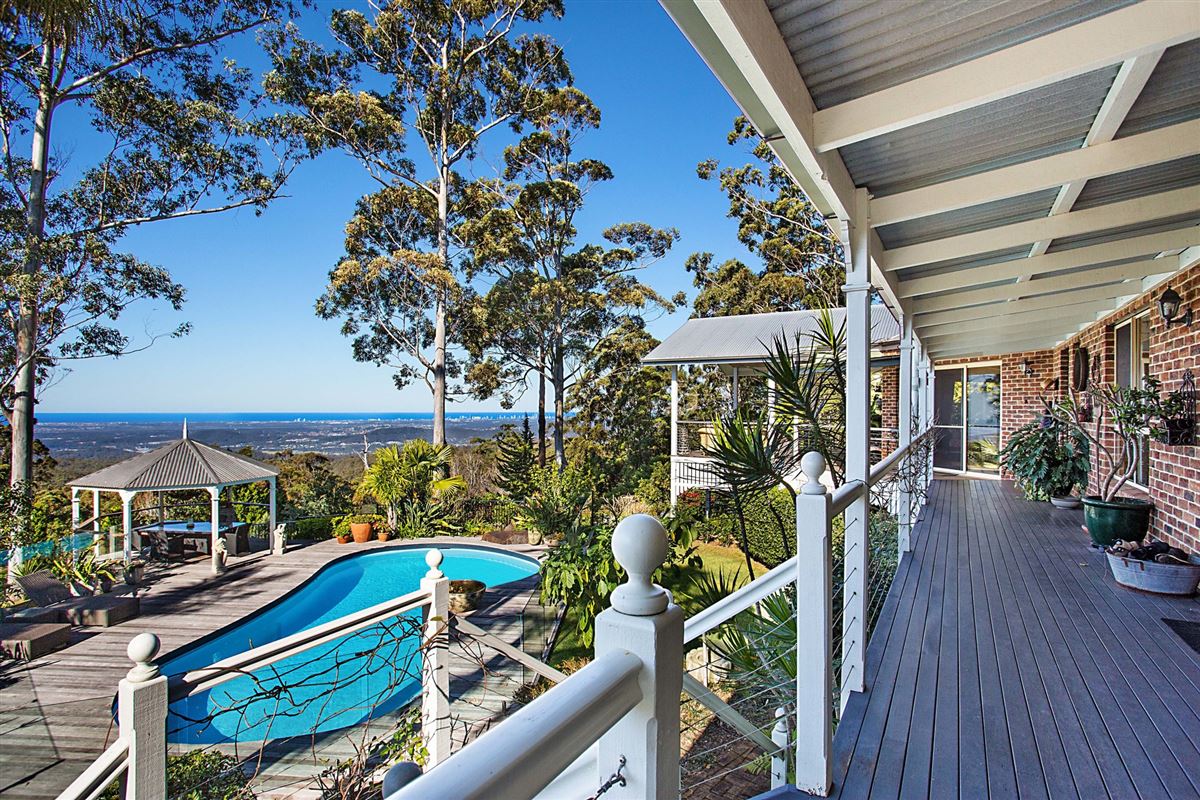 IMPRESSIVE PROPERTY IN PRESTIGIOUS TAMBORINE MOUNTAIN Australia