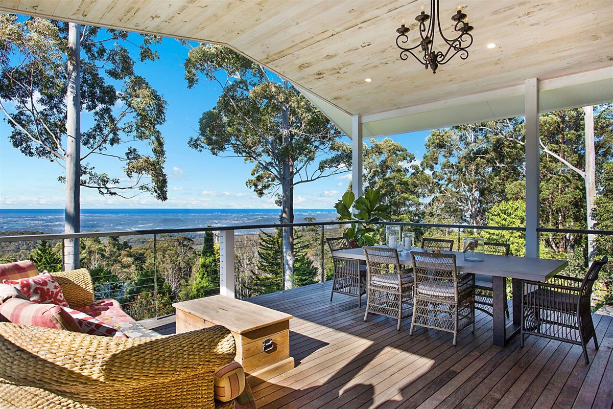IMPRESSIVE PROPERTY IN PRESTIGIOUS TAMBORINE MOUNTAIN Australia