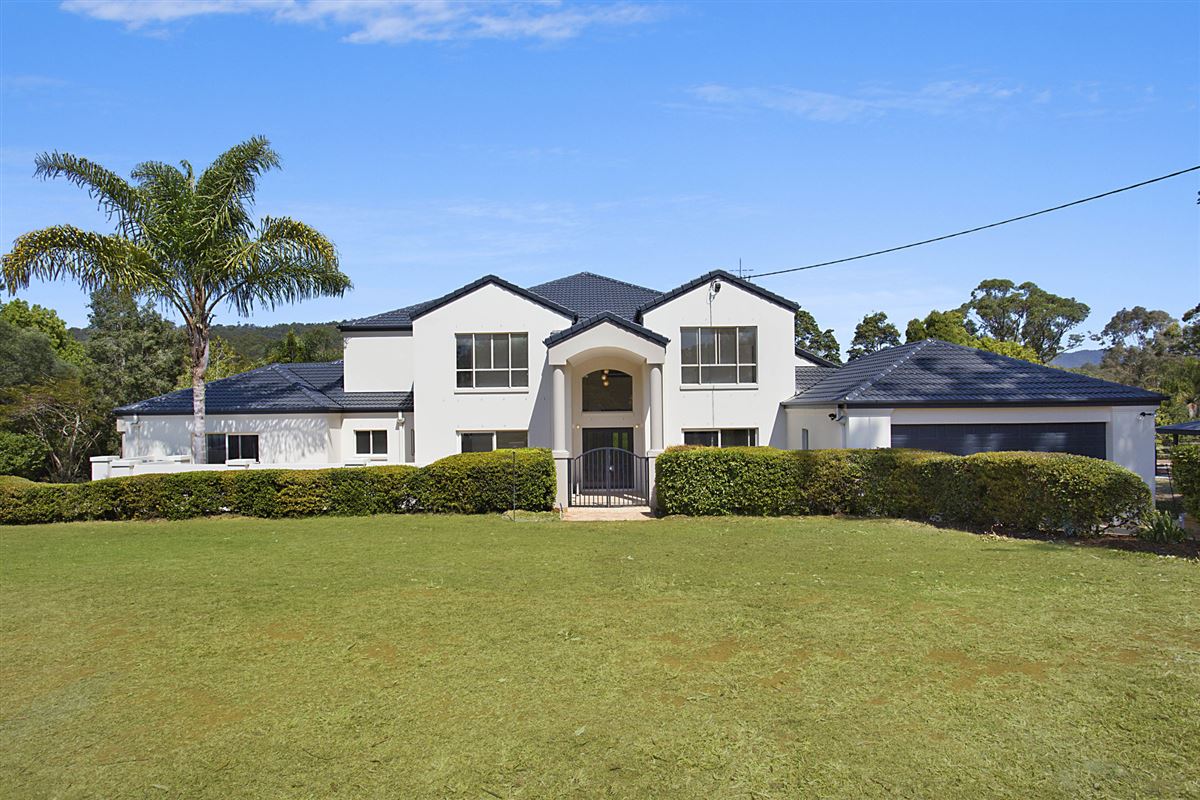 TRANQUIL AND MODERN DUAL RESIDENCE HOMESTEAD Australia Luxury Homes