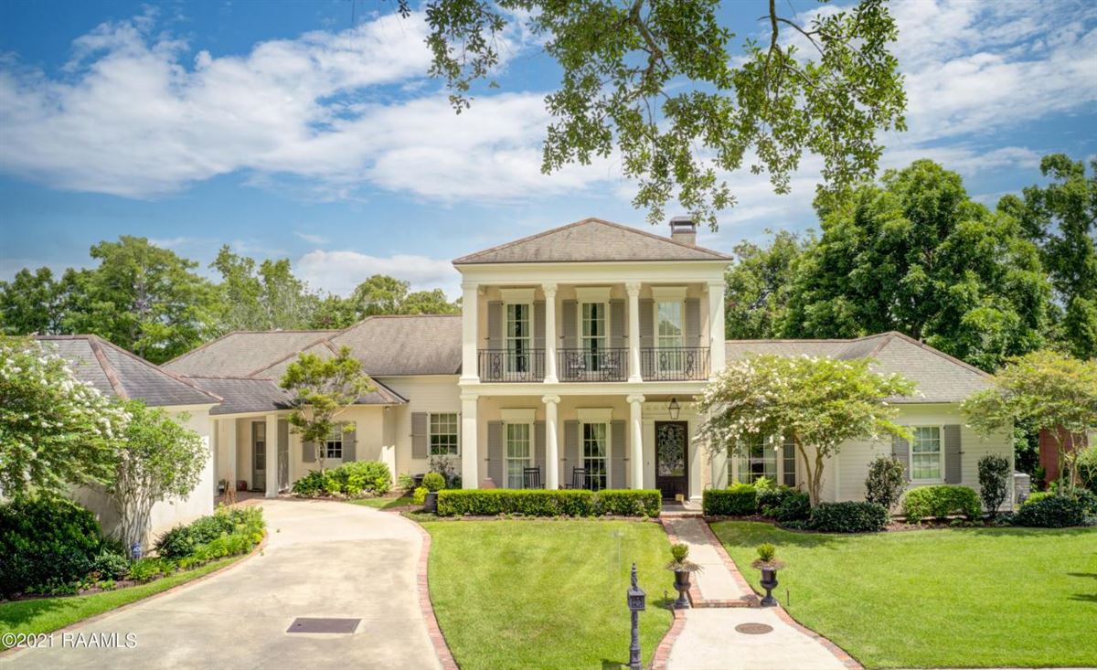 NEW ORLEANS FLAIR ON THE RIVER Louisiana Luxury Homes Mansions For
