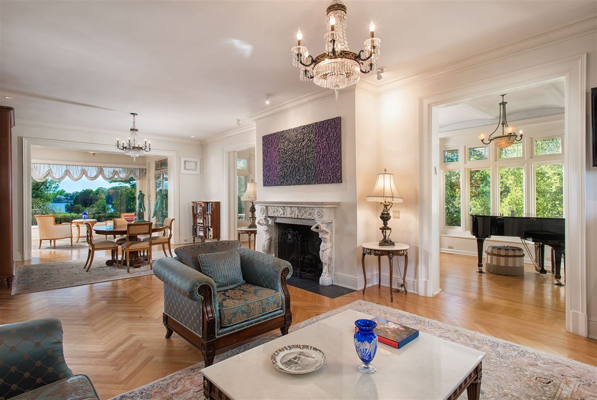 CHIMNEY COVE COMPOUND WITH PANORAMIC VISTAS Connecticut Luxury Homes