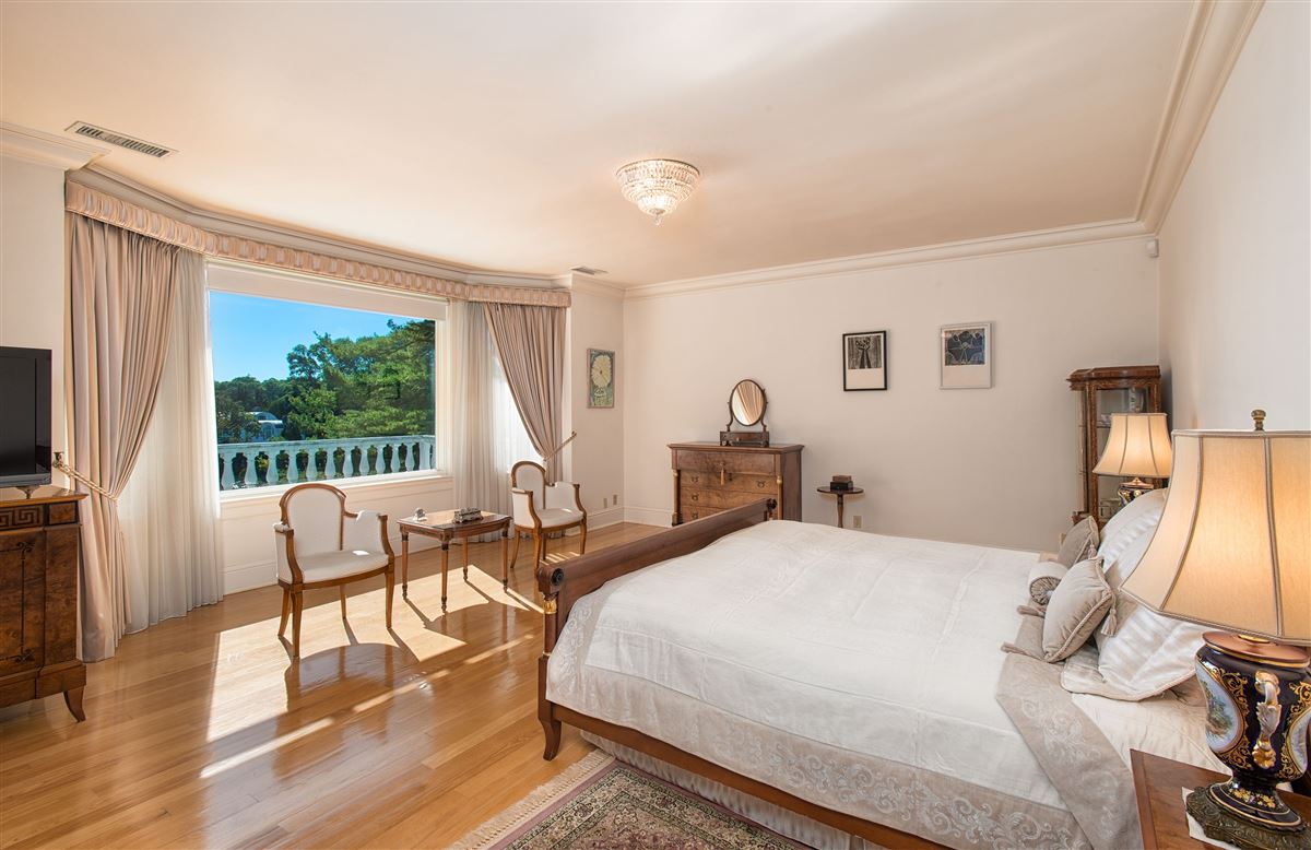 CHIMNEY COVE COMPOUND WITH PANORAMIC VISTAS Connecticut Luxury Homes