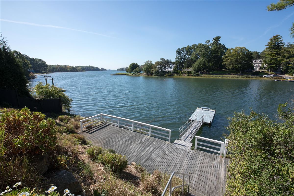CHIMNEY COVE COMPOUND WITH PANORAMIC VISTAS Connecticut Luxury Homes