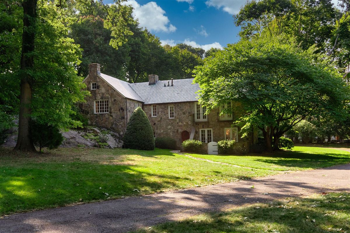 Beautifully Built Frazier Peters Colonial 