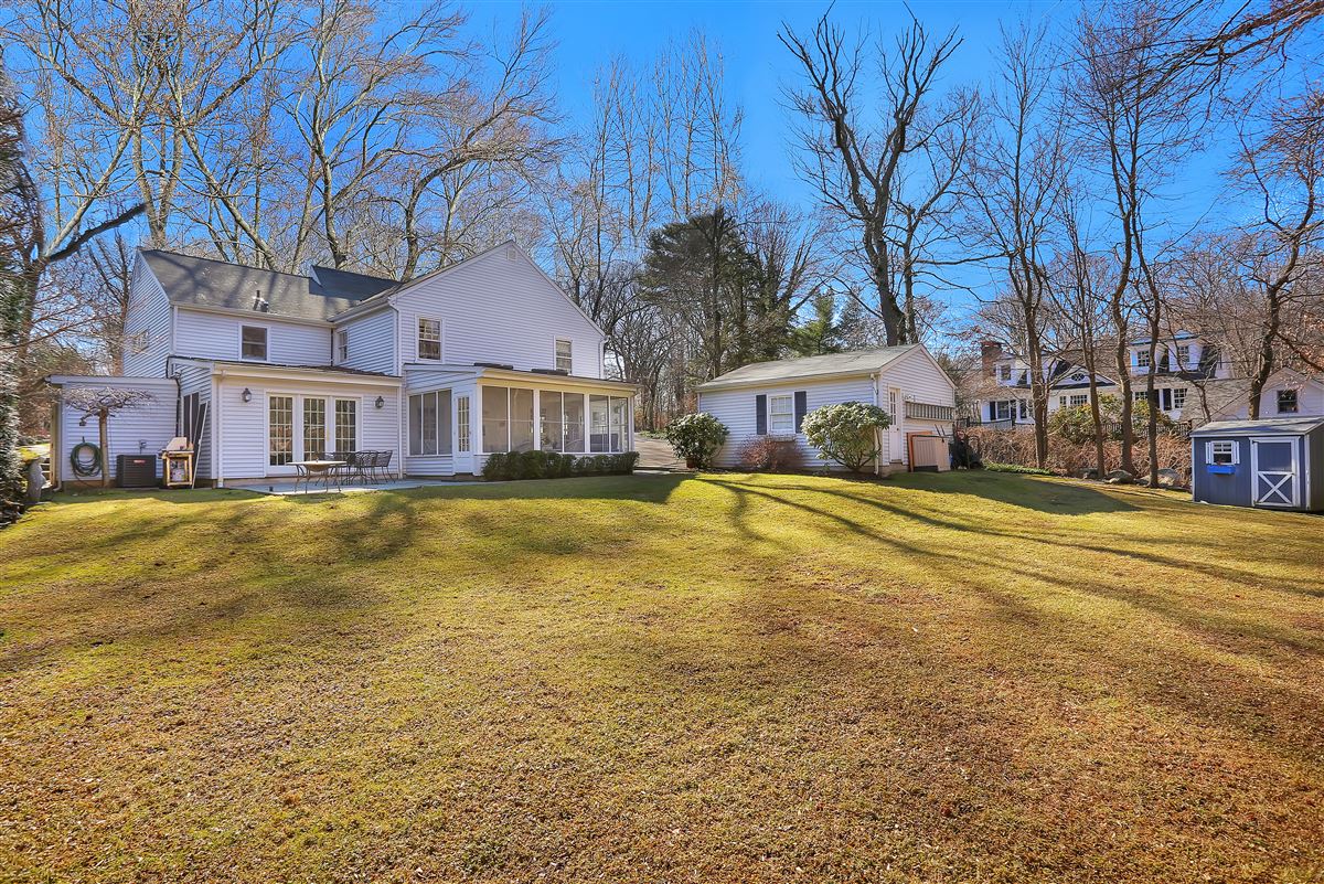 CHARMING COTTAGE IN THE WOODS Connecticut Luxury Homes Mansions For