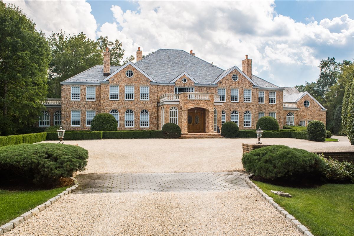 EXTRAORDINARY CUSTOM BUILT MANOR Connecticut Luxury Homes