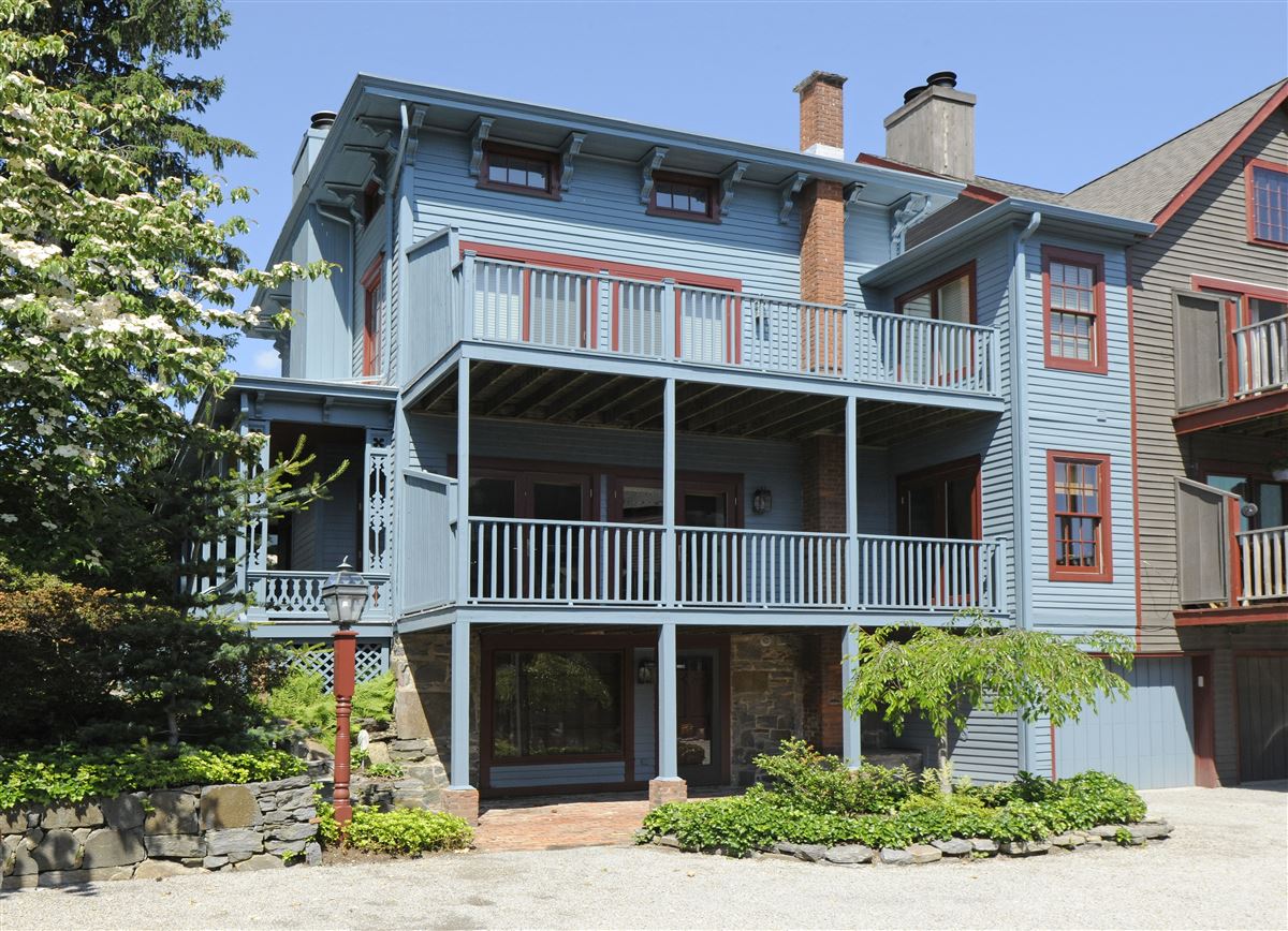 THE CAPTAIN WILLIAM MORRELL HOUSE Connecticut Luxury Homes Mansions