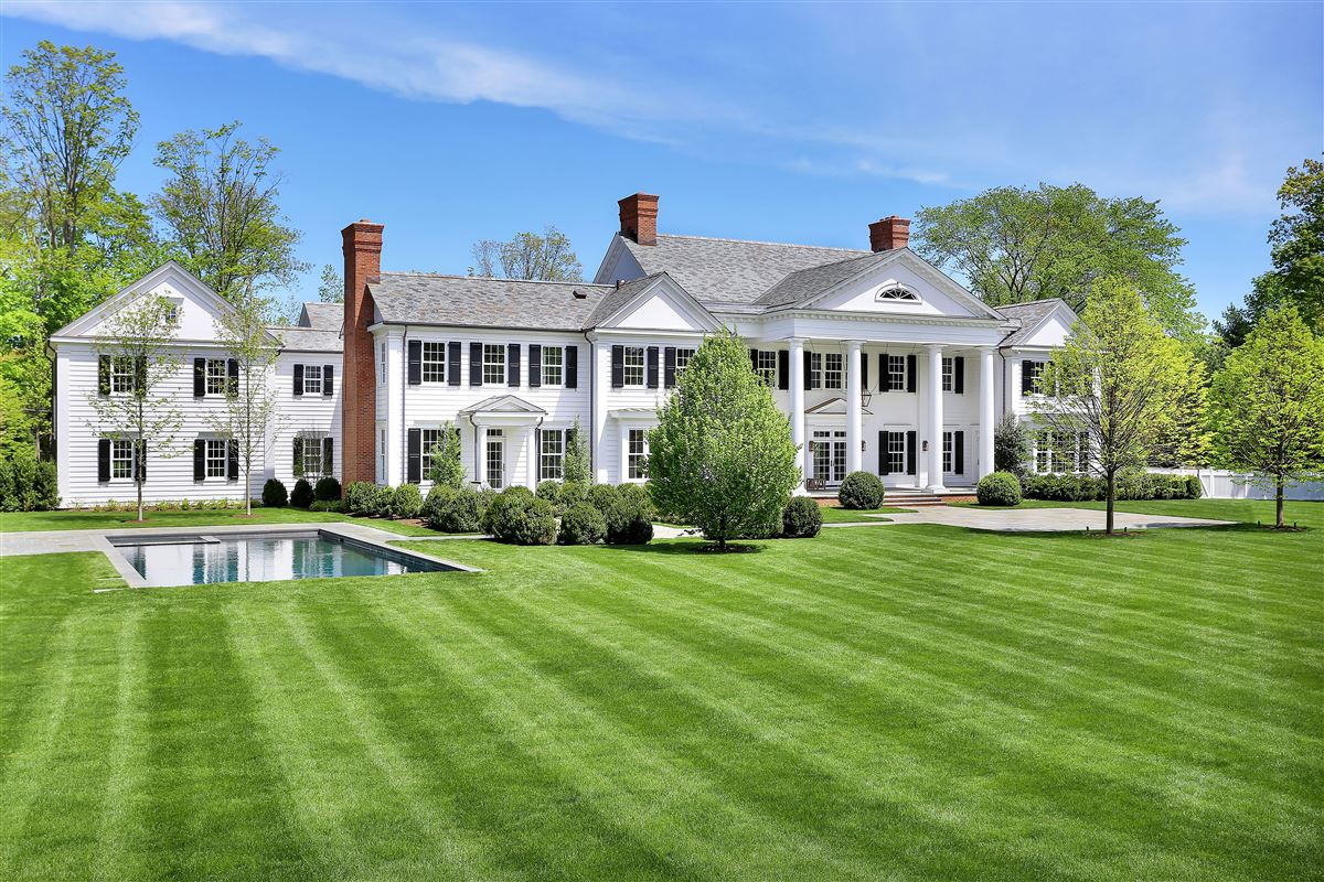 MAGNIFICENT ROUND HILL GEORGIAN MANOR | Connecticut Luxury Homes ...