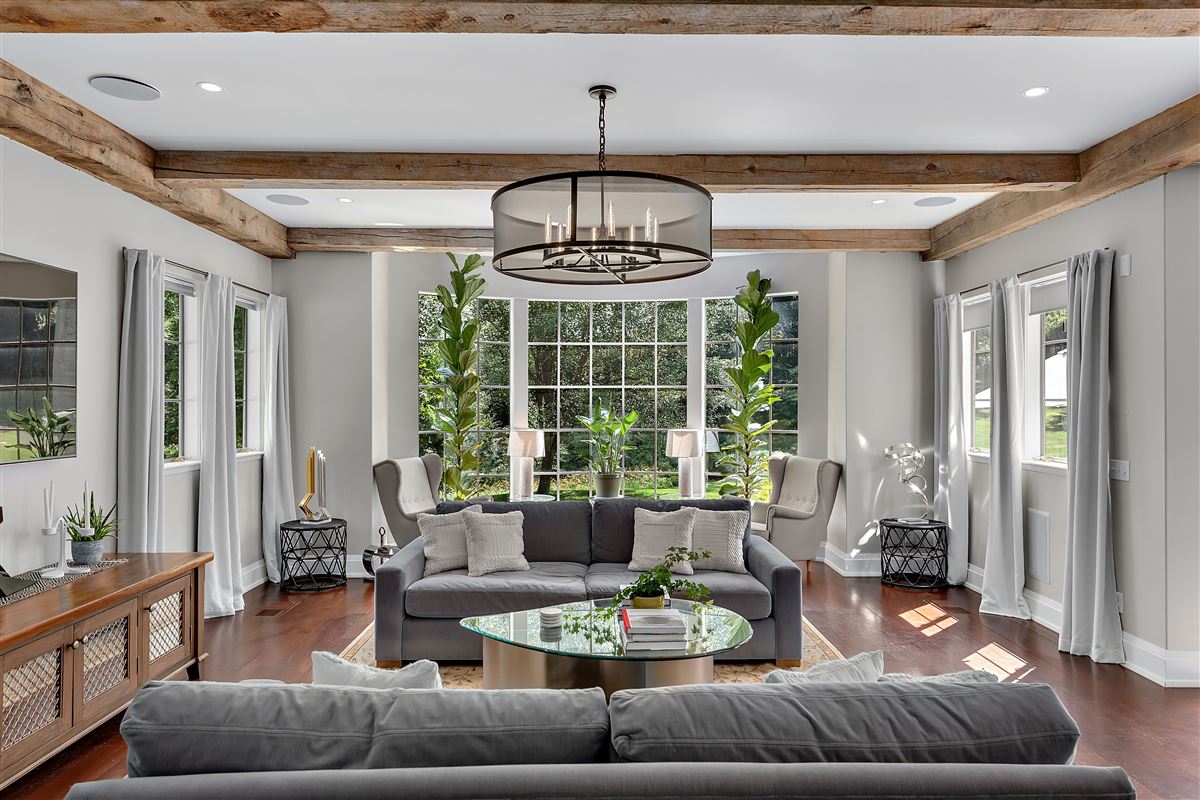 COMPLETELY RENOVATED ICONIC BEDFORD FIELDSTONE ESTATE | New York Luxury