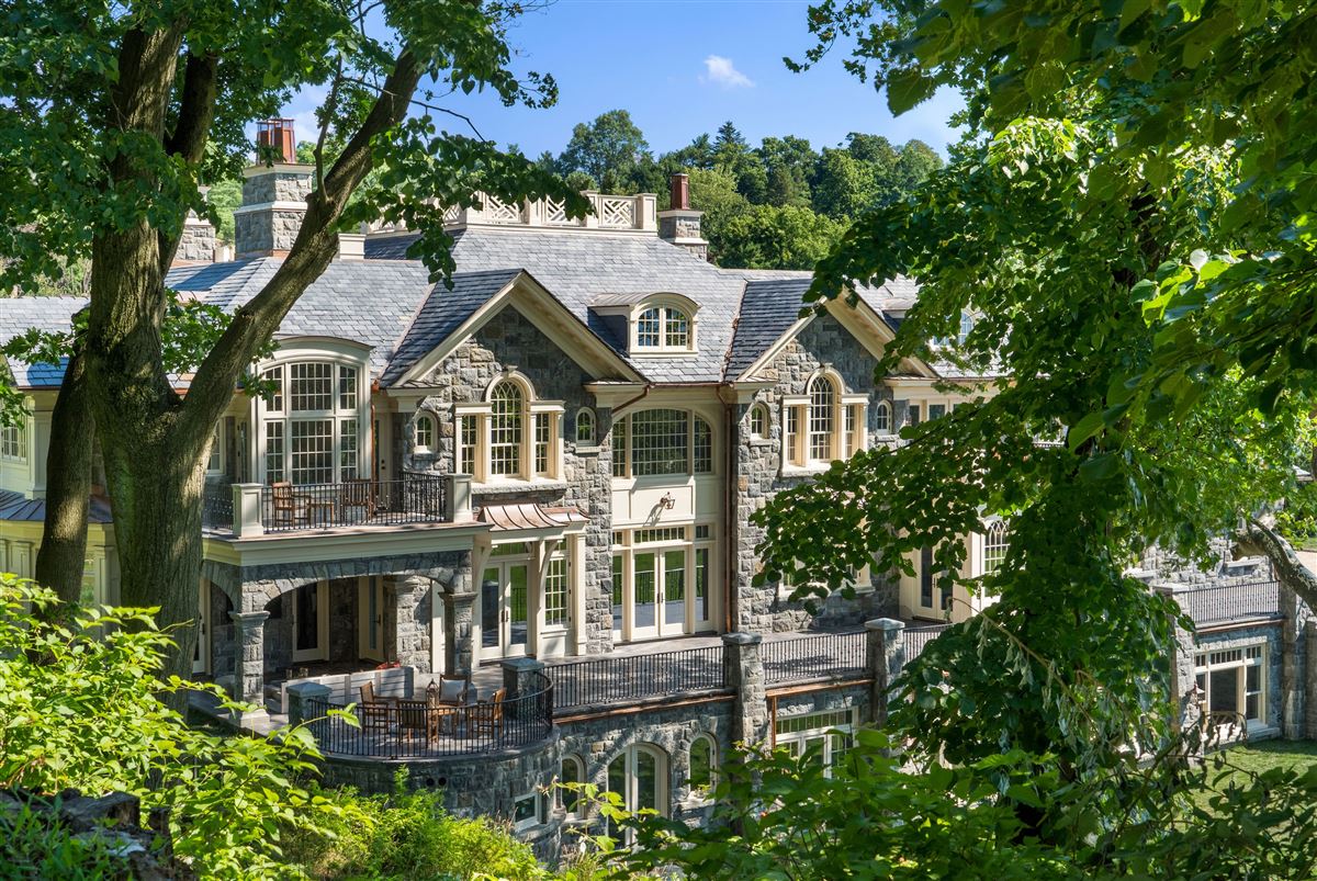 MAGNIFICENT STONE MANOR IN GREYSTONE ON HUDSON | New York Luxury Homes