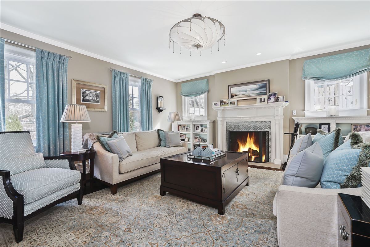 PELHAM MANOR HOME IN NEW YORK New York Luxury Homes Mansions For Sale Luxury Portfolio