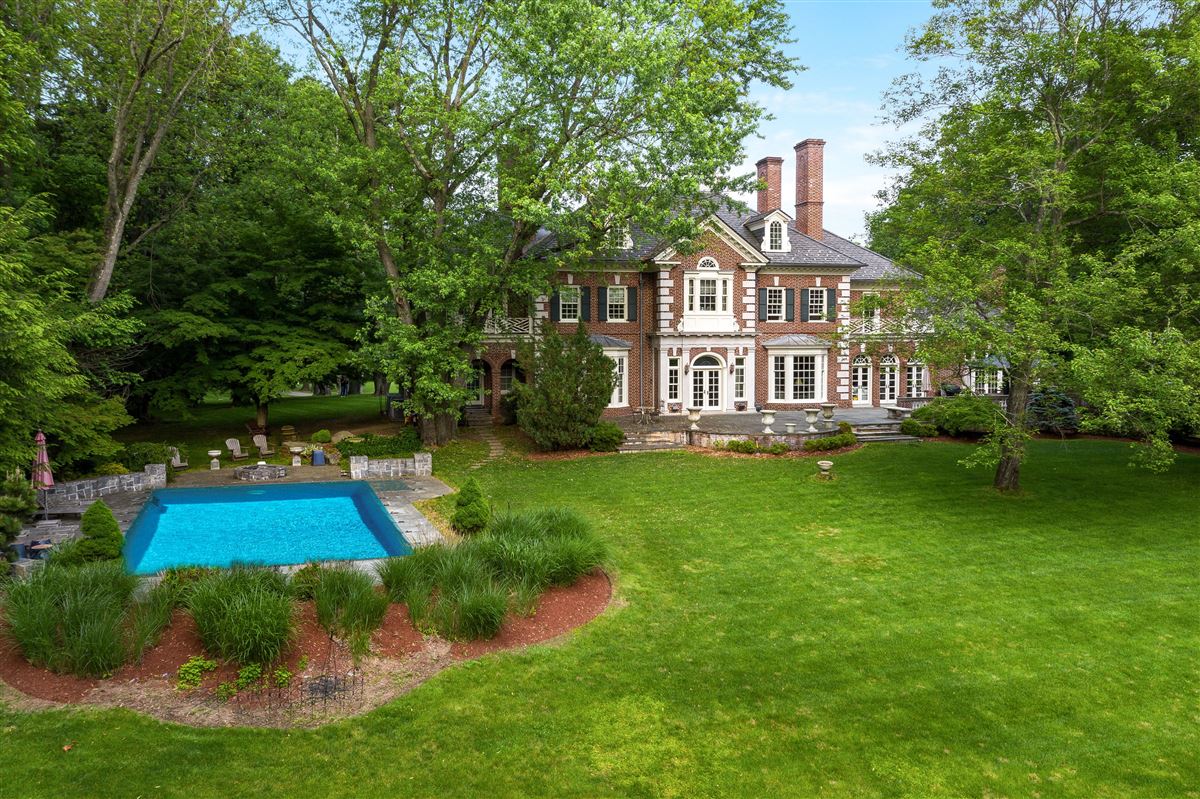 A MAGNIFICENT BRICK MANOR Connecticut Luxury Homes