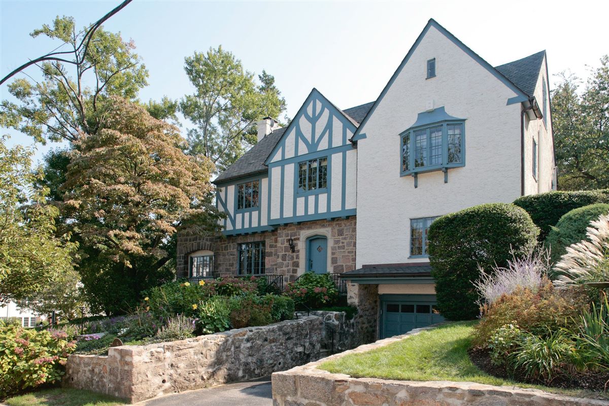 IMPRESSIVE CEDAR KNOLLS BRONXVILLE HOME New York Luxury Homes
