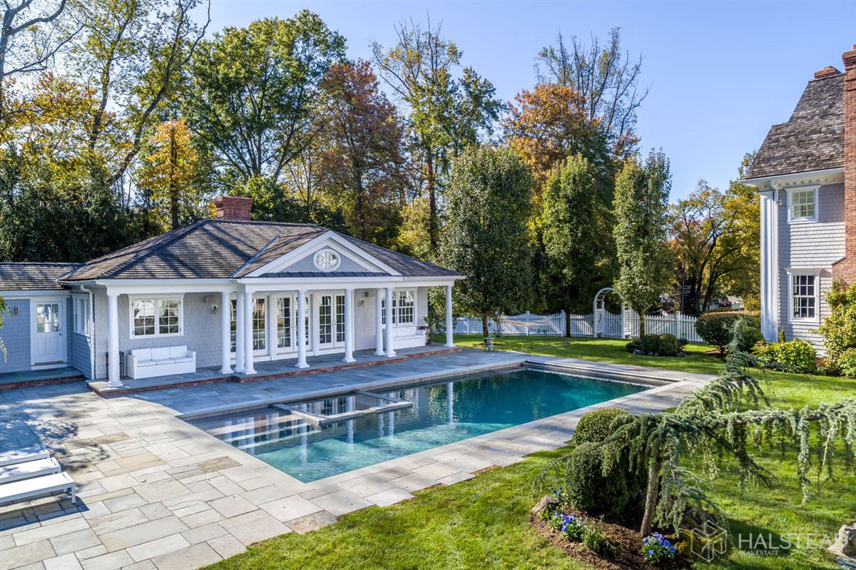 ELEGANTLY RENOVATED CONNECTICUT CLASSIC Connecticut Luxury Homes