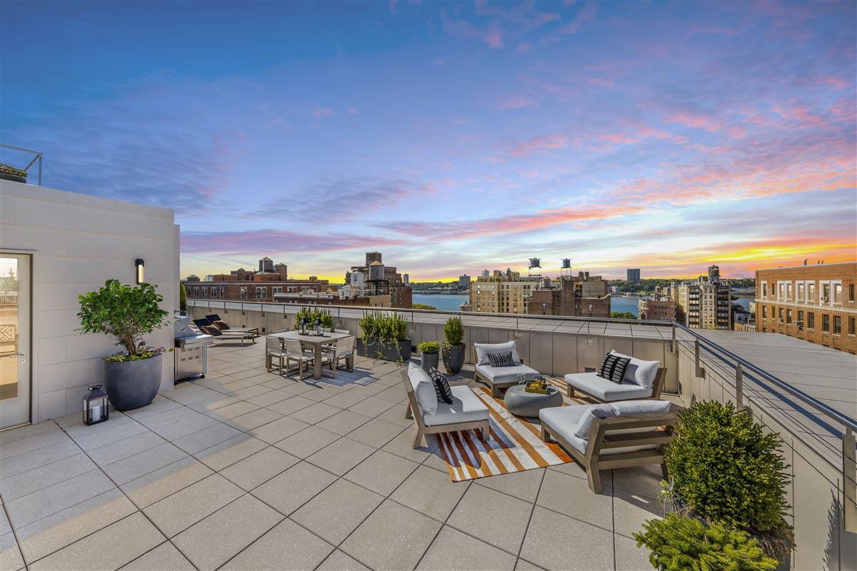 SPECTACULAR PENTHOUSE IN UPPER WEST SIDE LANDMARK | New York Luxury ...