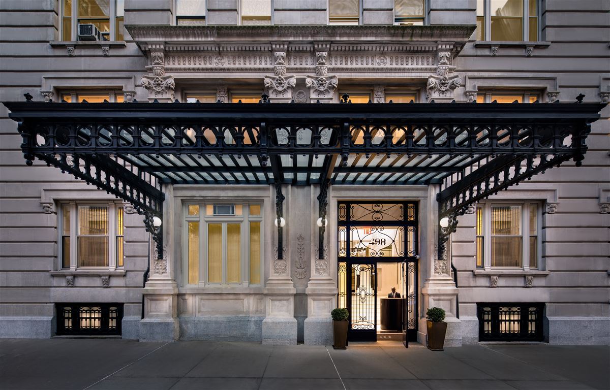 SPECTACULAR PENTHOUSE IN UPPER WEST SIDE LANDMARK New