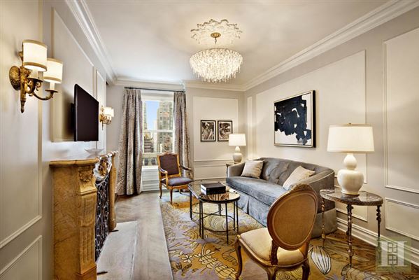 ELEGANT EDWARDIAN SUITE IN THE PLAZA HOTEL | New York Luxury Homes ...