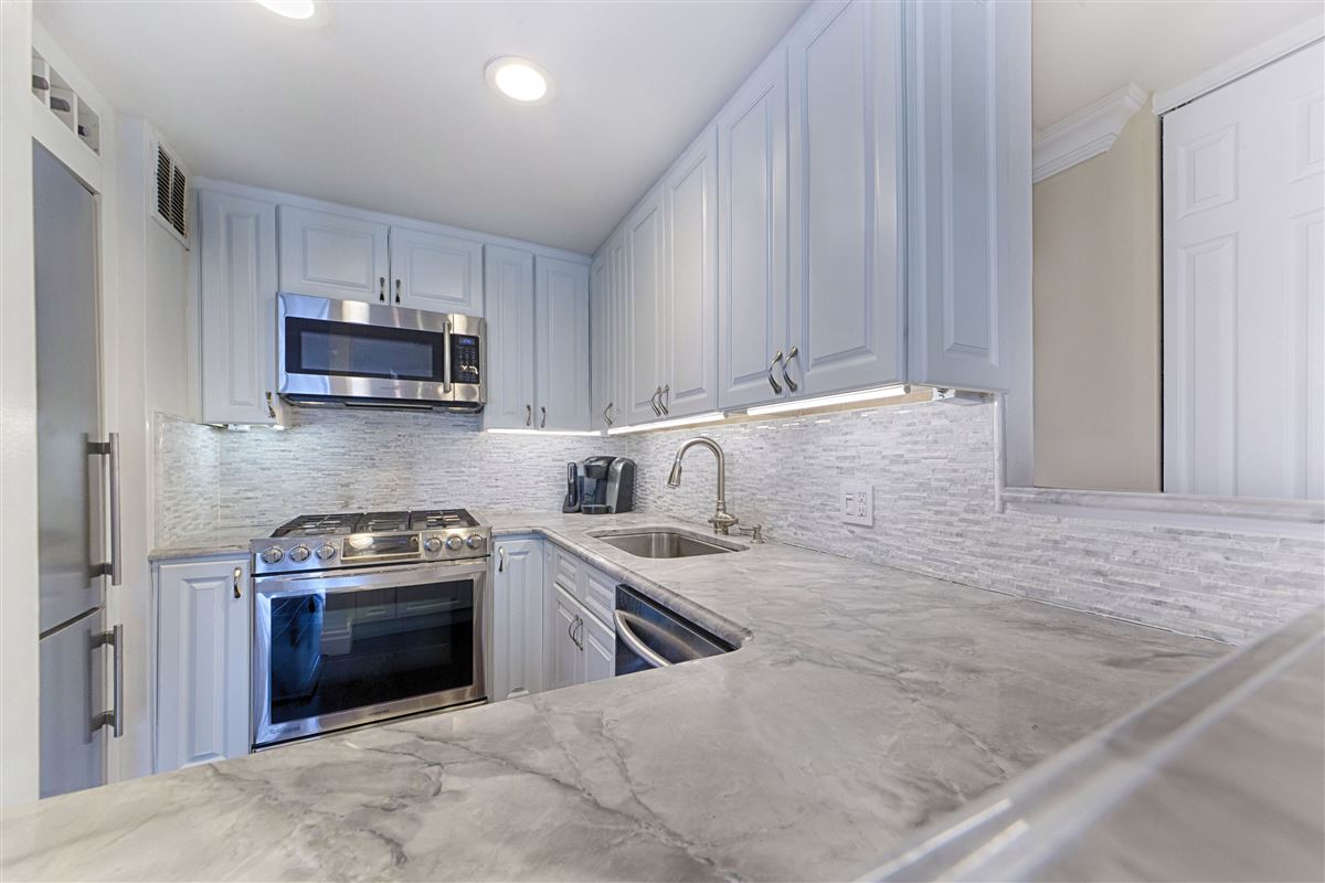 17th Floor White Glove Upper East Side Living New York Luxury