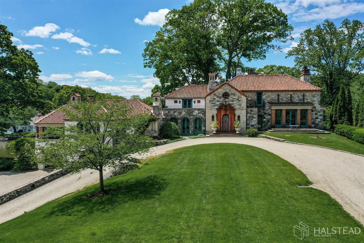 MAJESTIC RESTORED HILLSIDE VILLA IN DARIEN Connecticut Luxury Homes