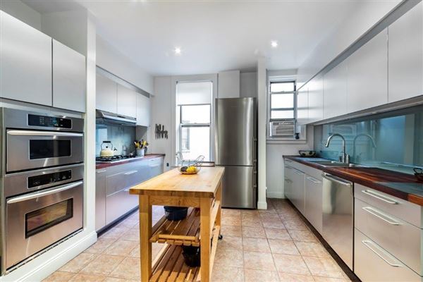 Sun Flooded Apartment On A Gracious Block New York Luxury Homes