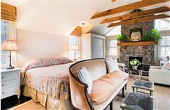 莱茵贝克租赁 — 杜奇斯县 luxury real estate