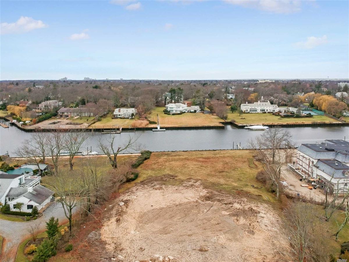 AMAZING WATERFRONT PROPERTY IN HEWLETT HARBOR New York Luxury Homes