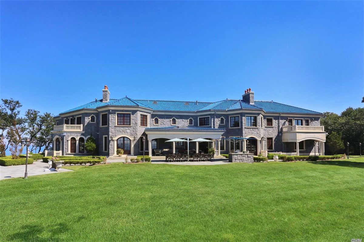 MAGNIFICENT WATERFRONT ESTATE ON 10ACRE PENINSULA New York Luxury