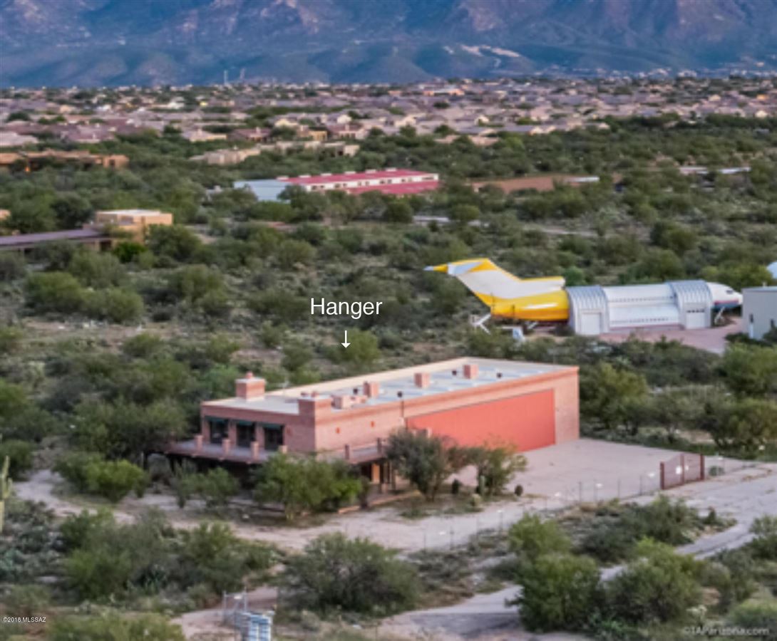 EXCLUSIVE GATED PROPERTY IN LA CHOLLA AIRPARK Arizona Luxury Homes