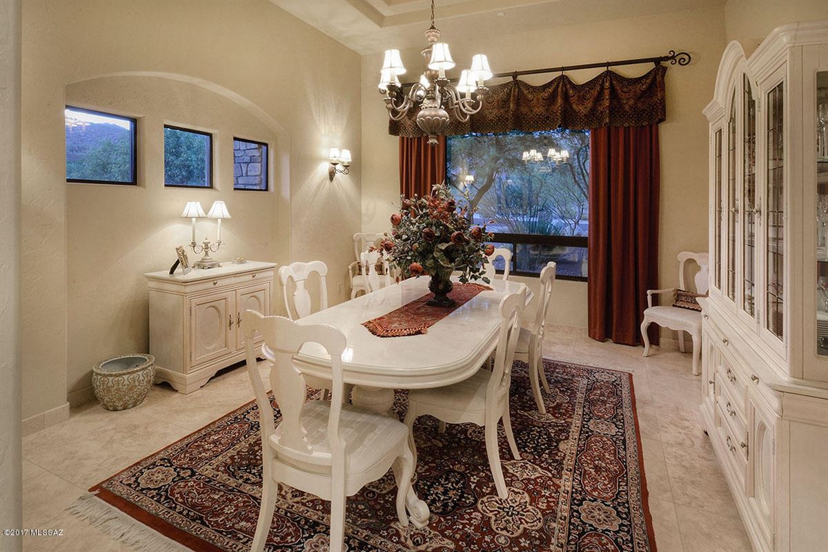 OUTSTANDING MODERN TUSCAN IN PRESTIGIOUS STONE CANYON Arizona Luxury