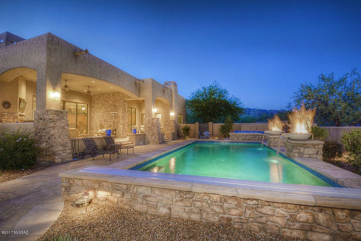 OUTSTANDING MODERN TUSCAN IN PRESTIGIOUS STONE CANYON Arizona Luxury