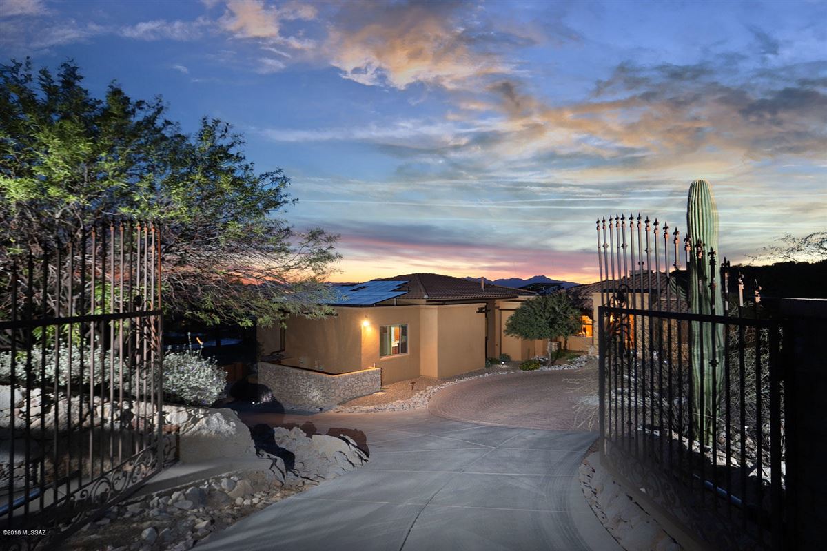 STUNNING HOME IN A GATED NEIGHBORHOOD Arizona Luxury Homes Mansions